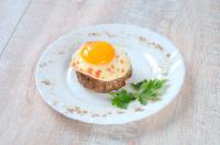 Бифштекс по-гольштейнски с яйцом